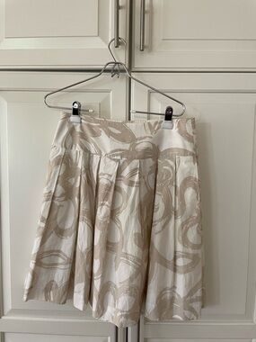 Banana Republic Cream & Beige Printed and Pleated Circle Skater Skirt.